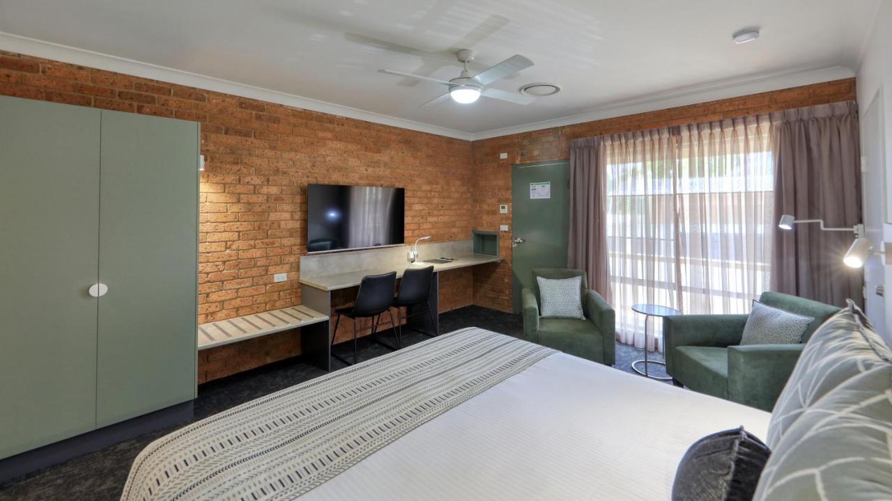 Hamilton Henry Parkes Motor Inn Экстерьер фото